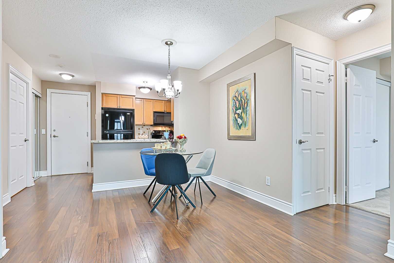 15 Greenview Avenue, #507