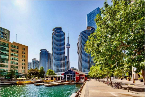 208 Queens Quay W, Toronto