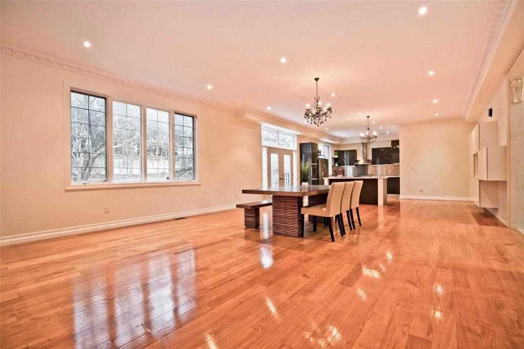 8 Shady Oaks Crescent