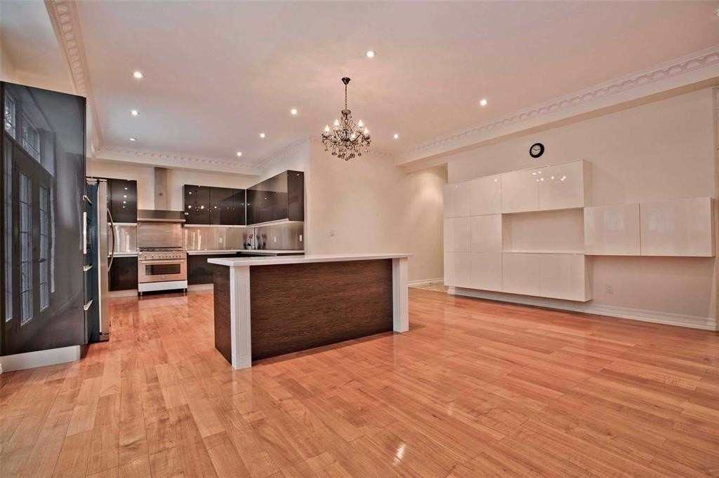 8 Shady Oaks Crescent