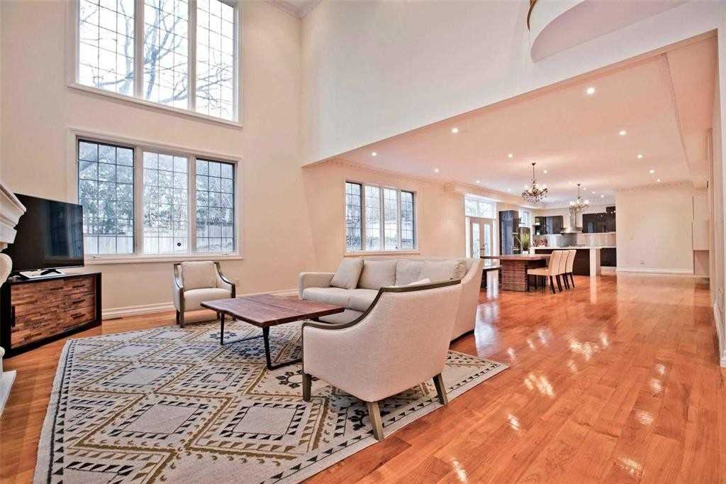 8 Shady Oaks Crescent