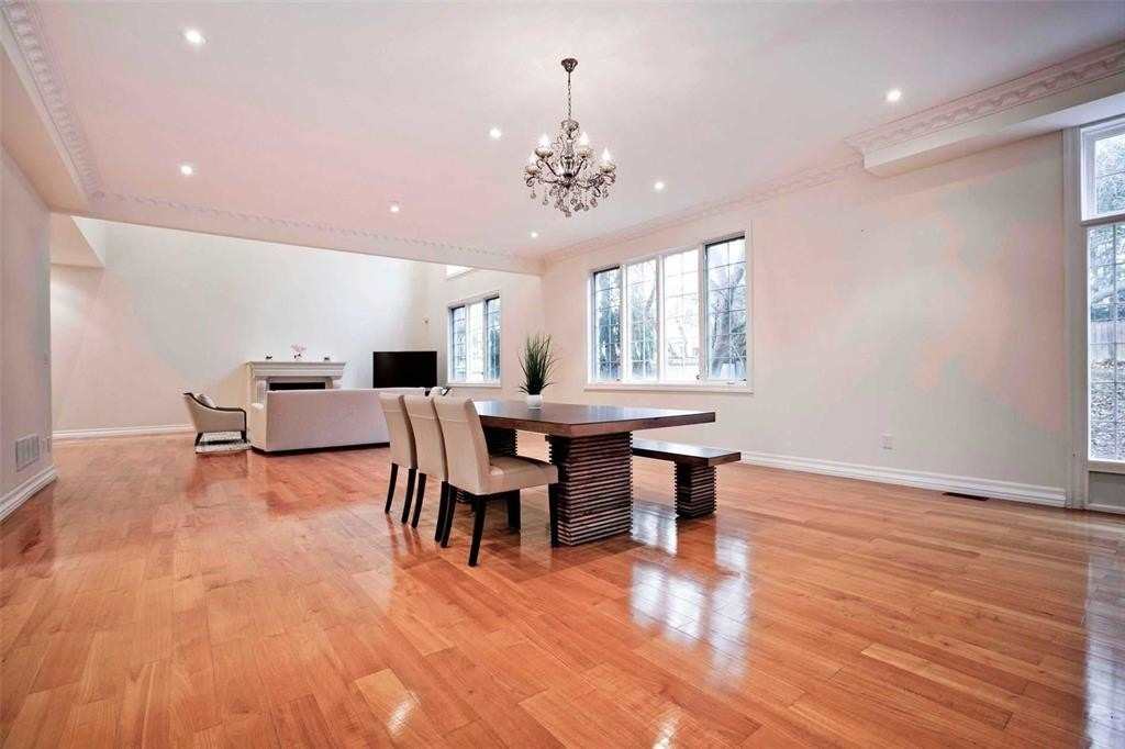 8 Shady Oaks Crescent