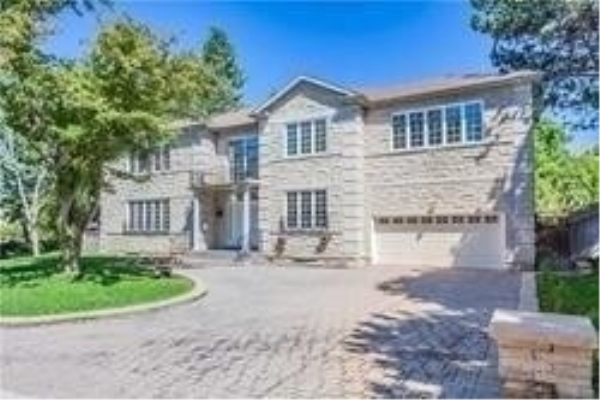 8 Shady Oaks Cres, Toronto