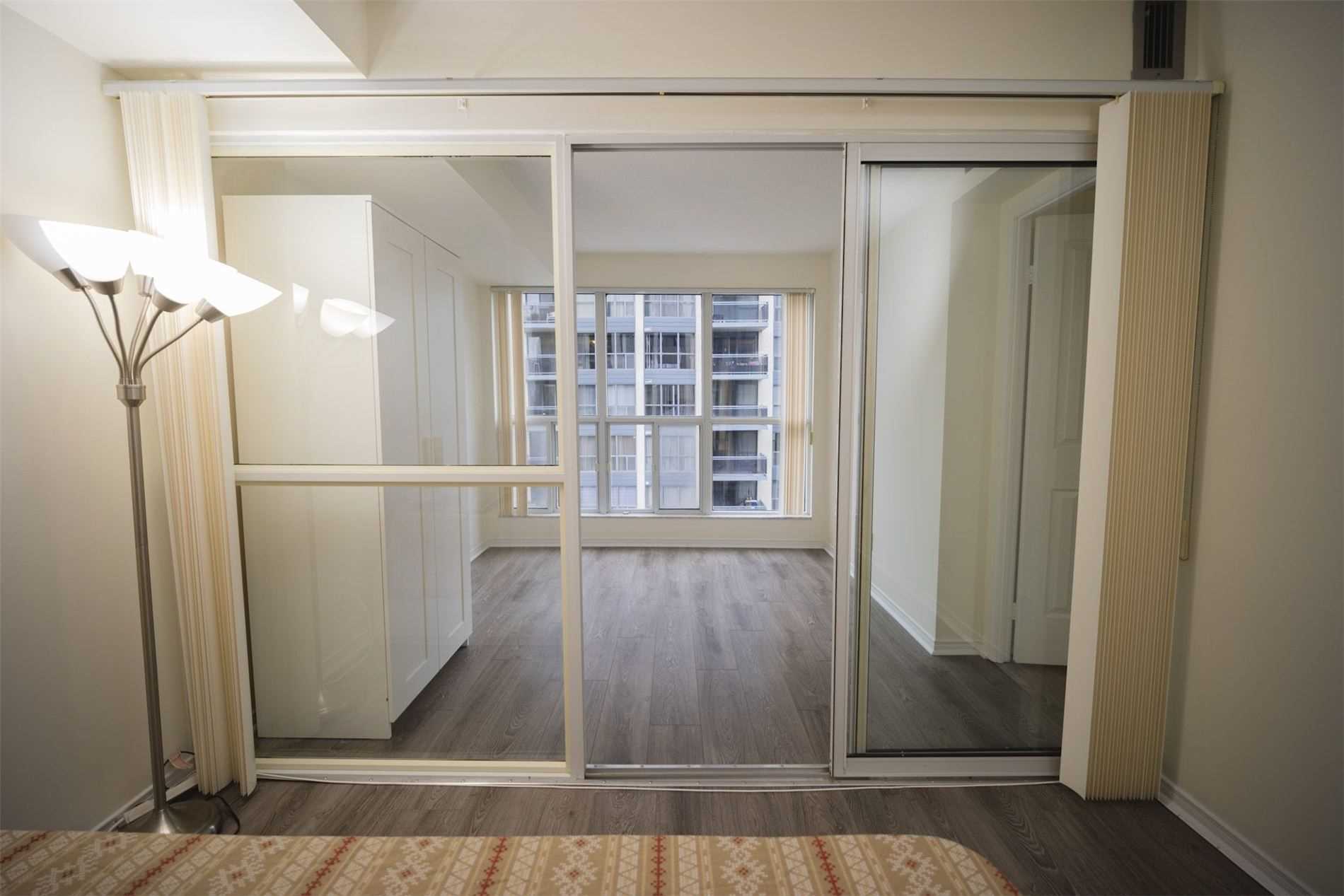 28 Hollywood Ave, #1210