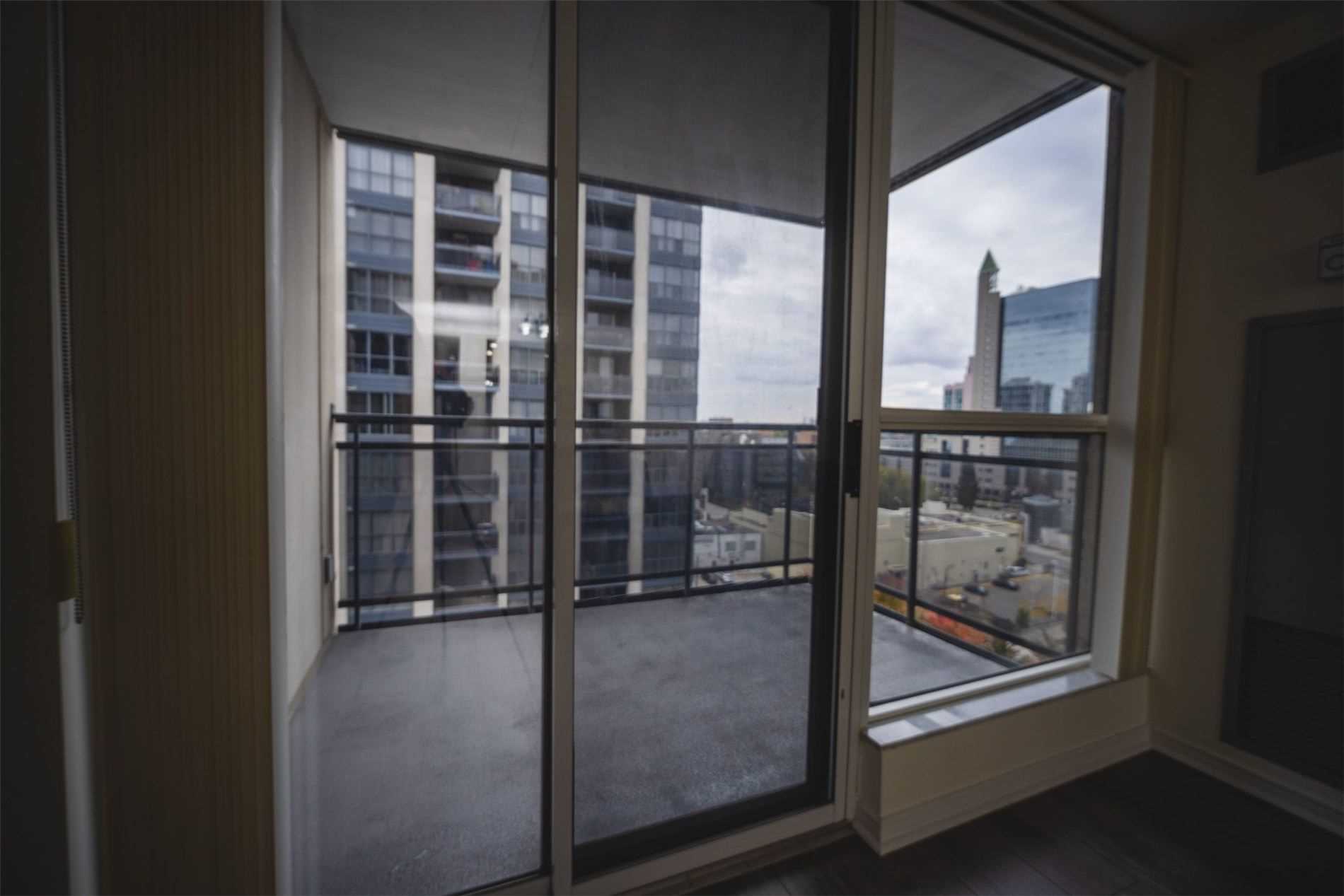 28 Hollywood Ave, #1210