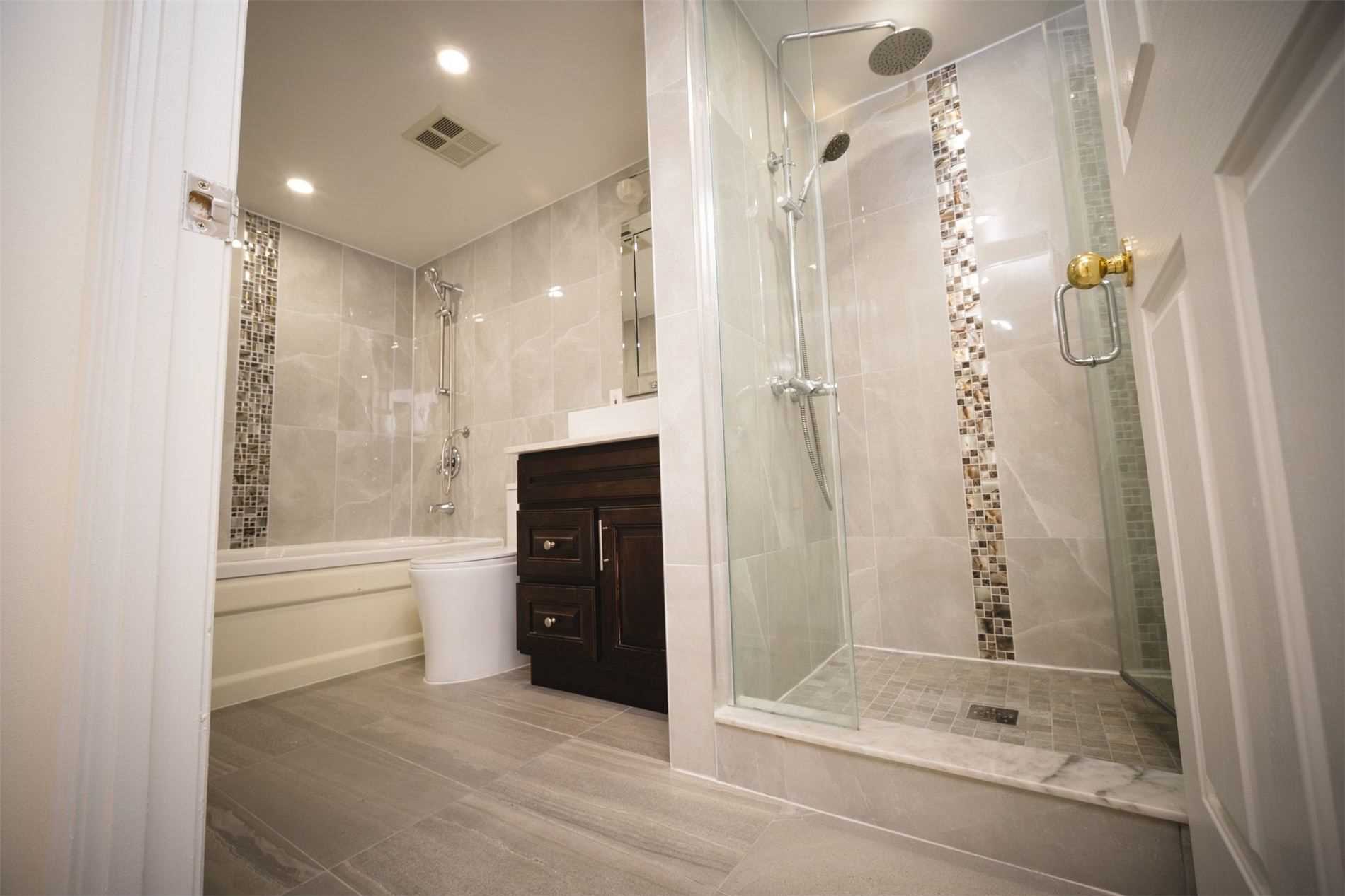 28 Hollywood Ave, #1210