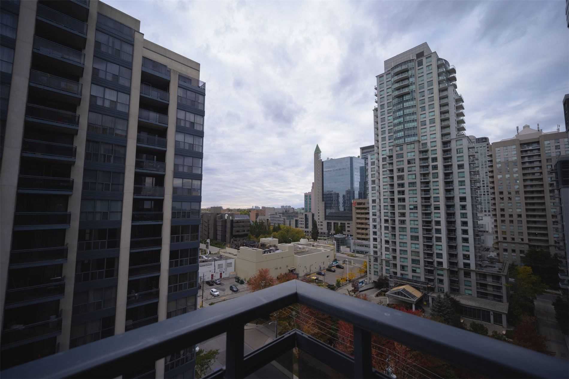 28 Hollywood Ave, #1210