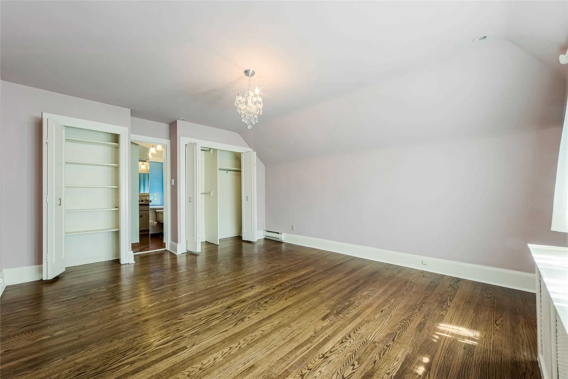 599 Spadina Rd