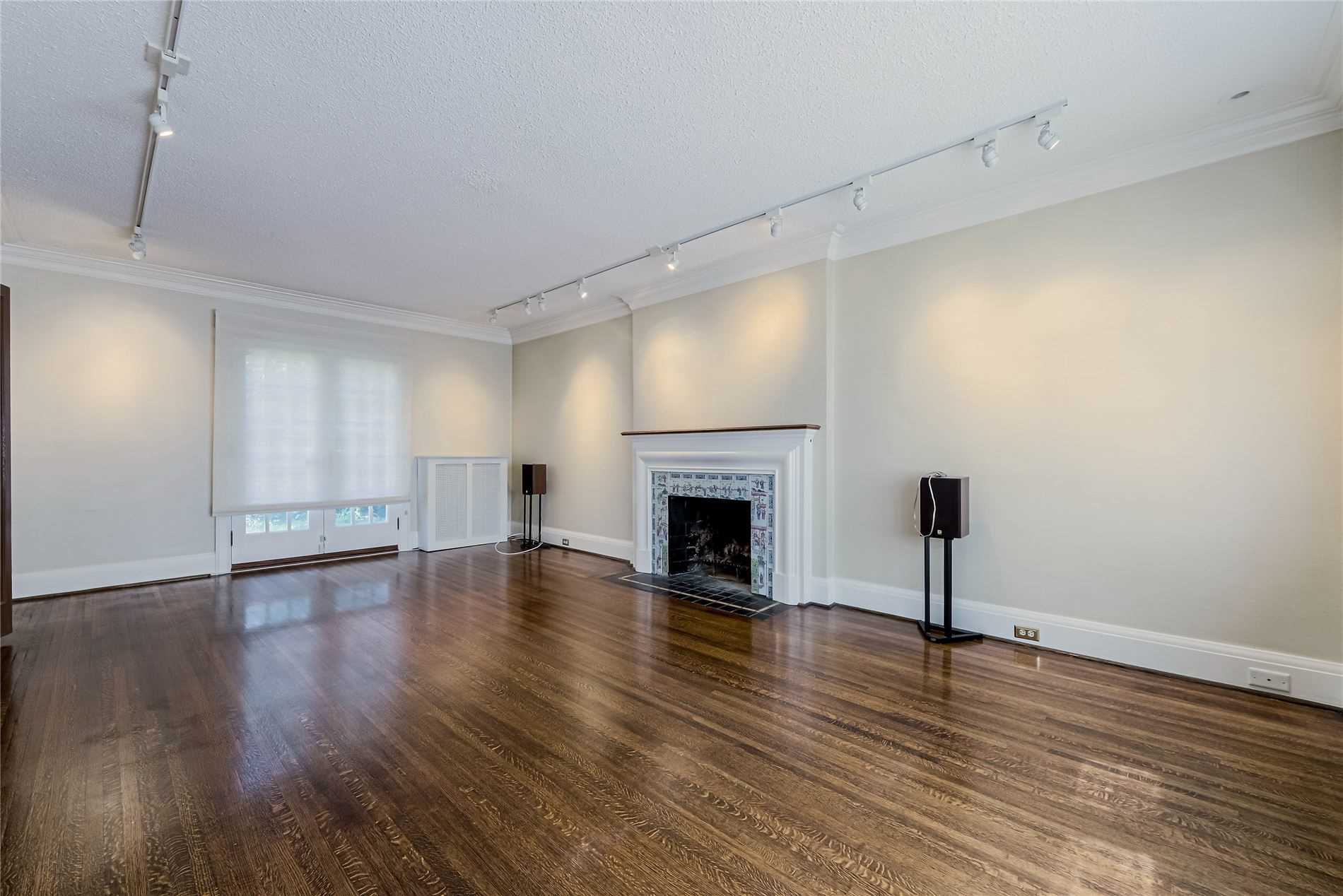 599 Spadina Rd