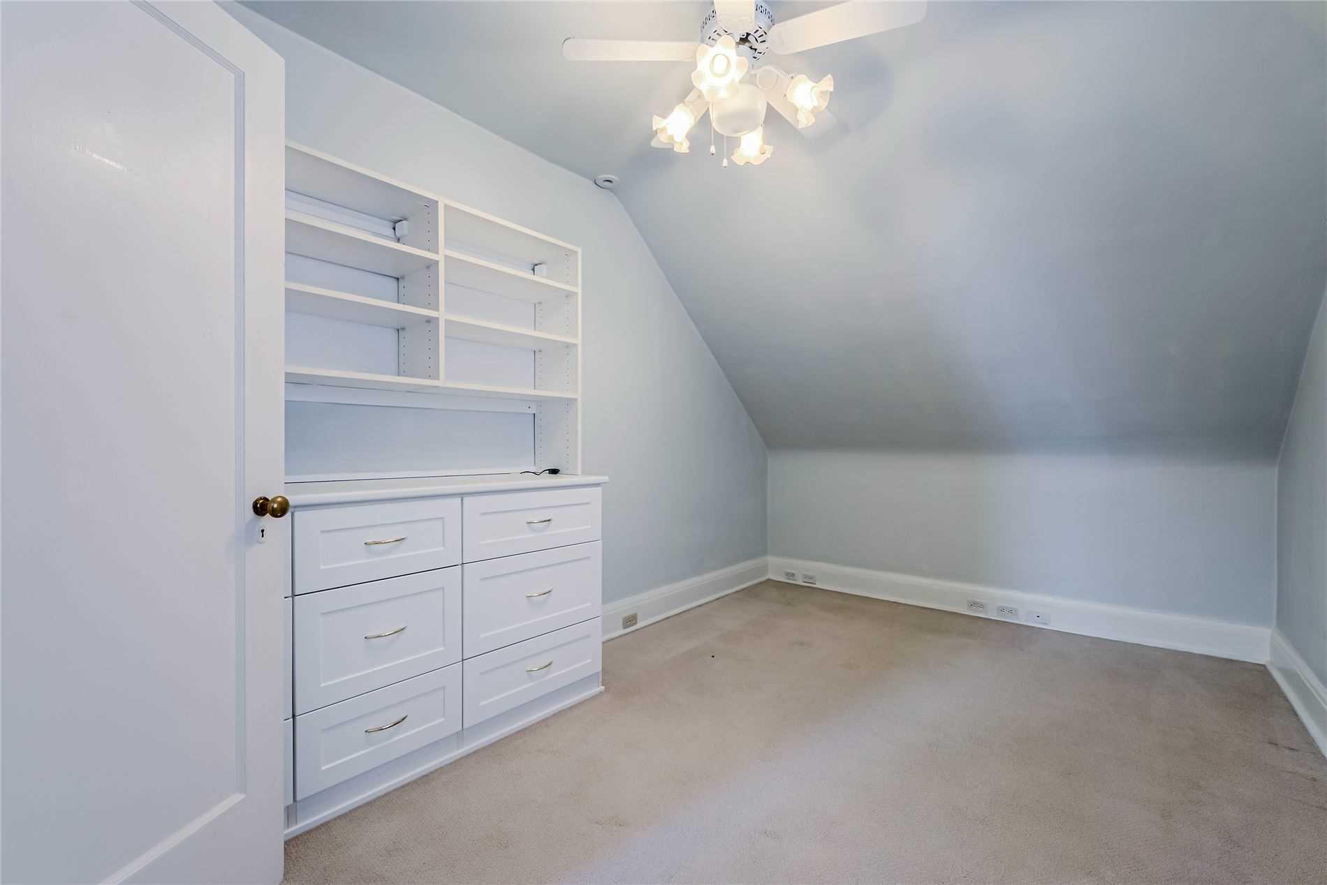 599 Spadina Rd