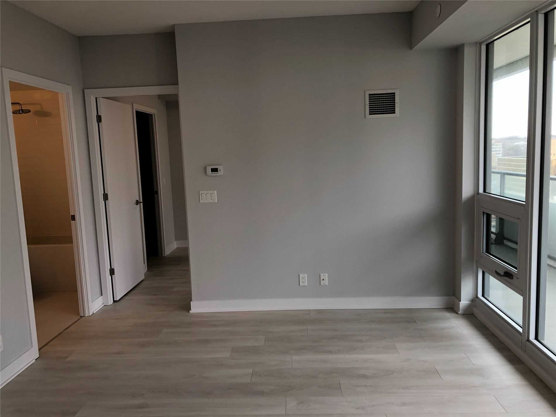 2221 Yonge St, #901