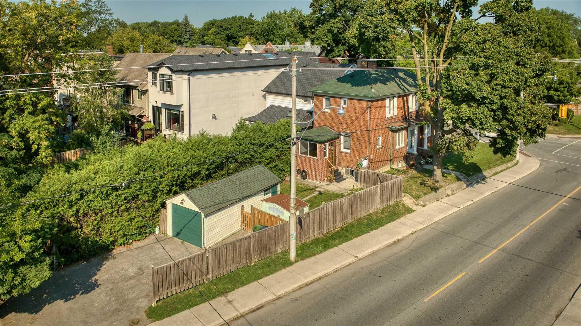 33 Castlefield Avenue