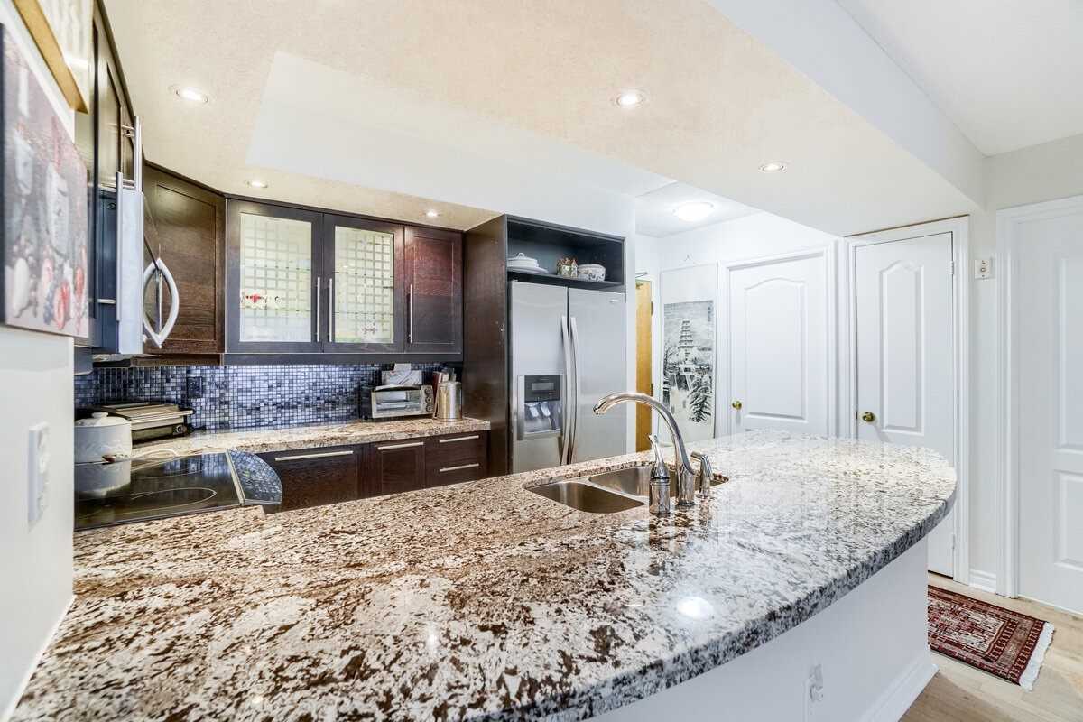 5 Rosehill Avenue #609