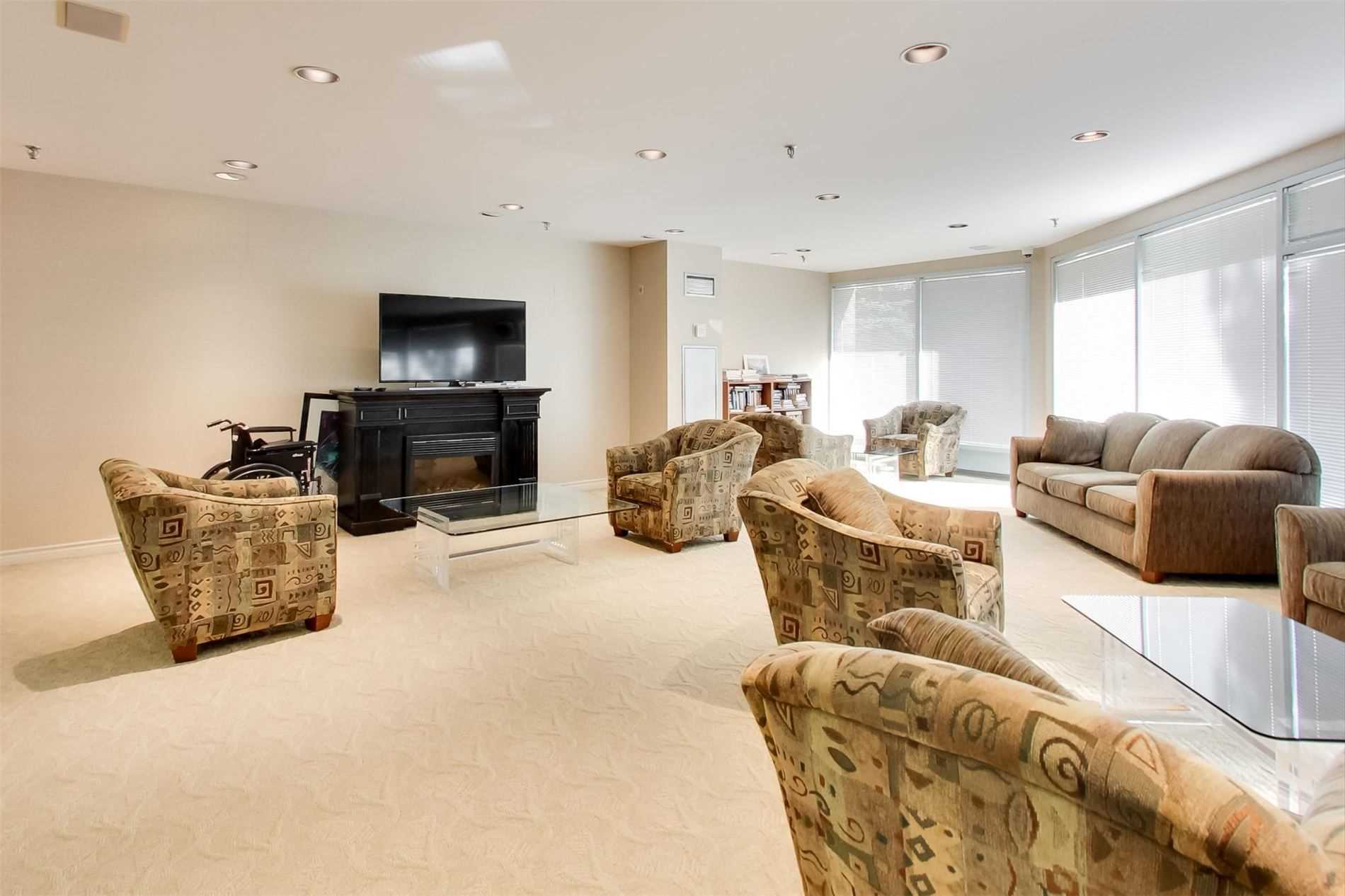 10 Tichester Rd, #301