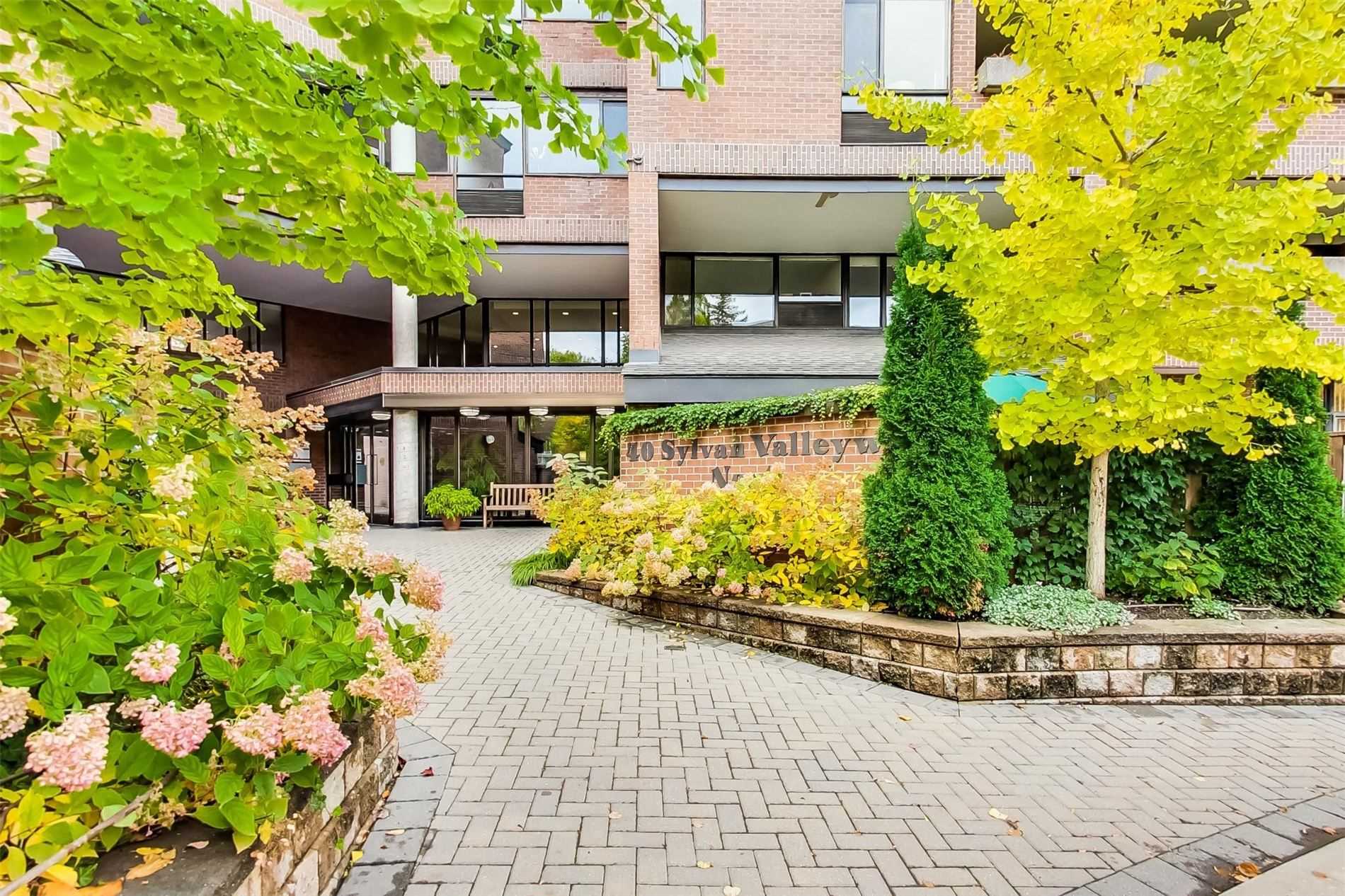 40 Sylvan Valleyway, #518