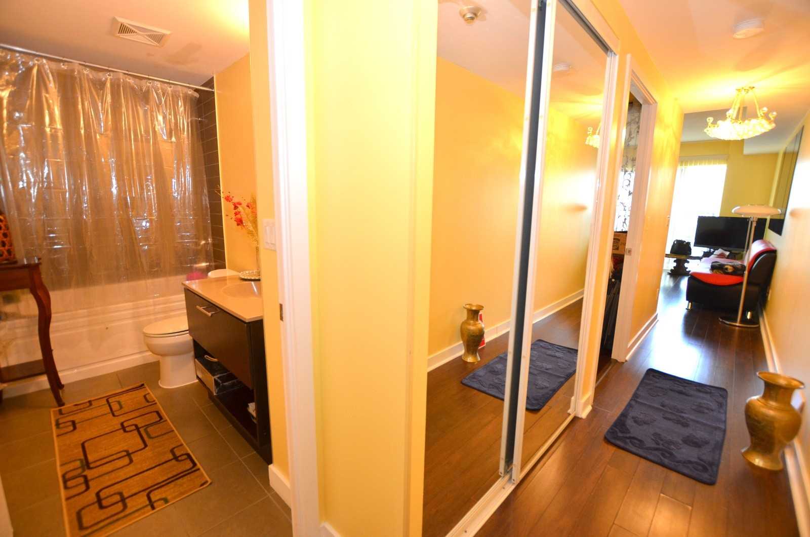 120 Dallimore Circ, #817