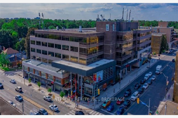 3080 Yonge St E, Toronto