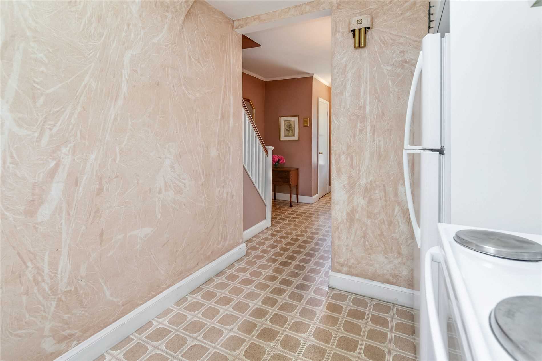 104 Laurelcrest Ave