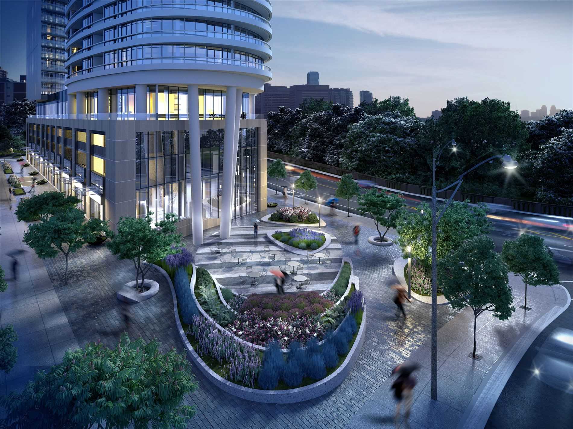 585 Bloor St E, #218