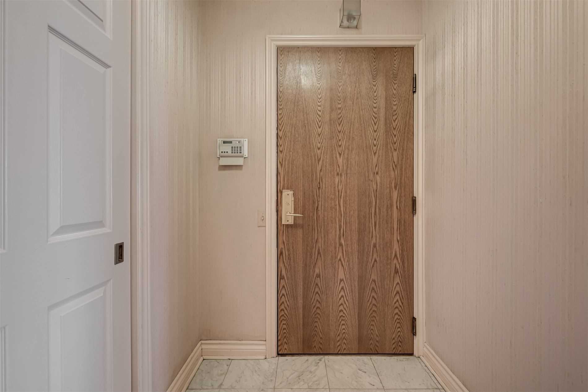 1177 Yonge St, #311