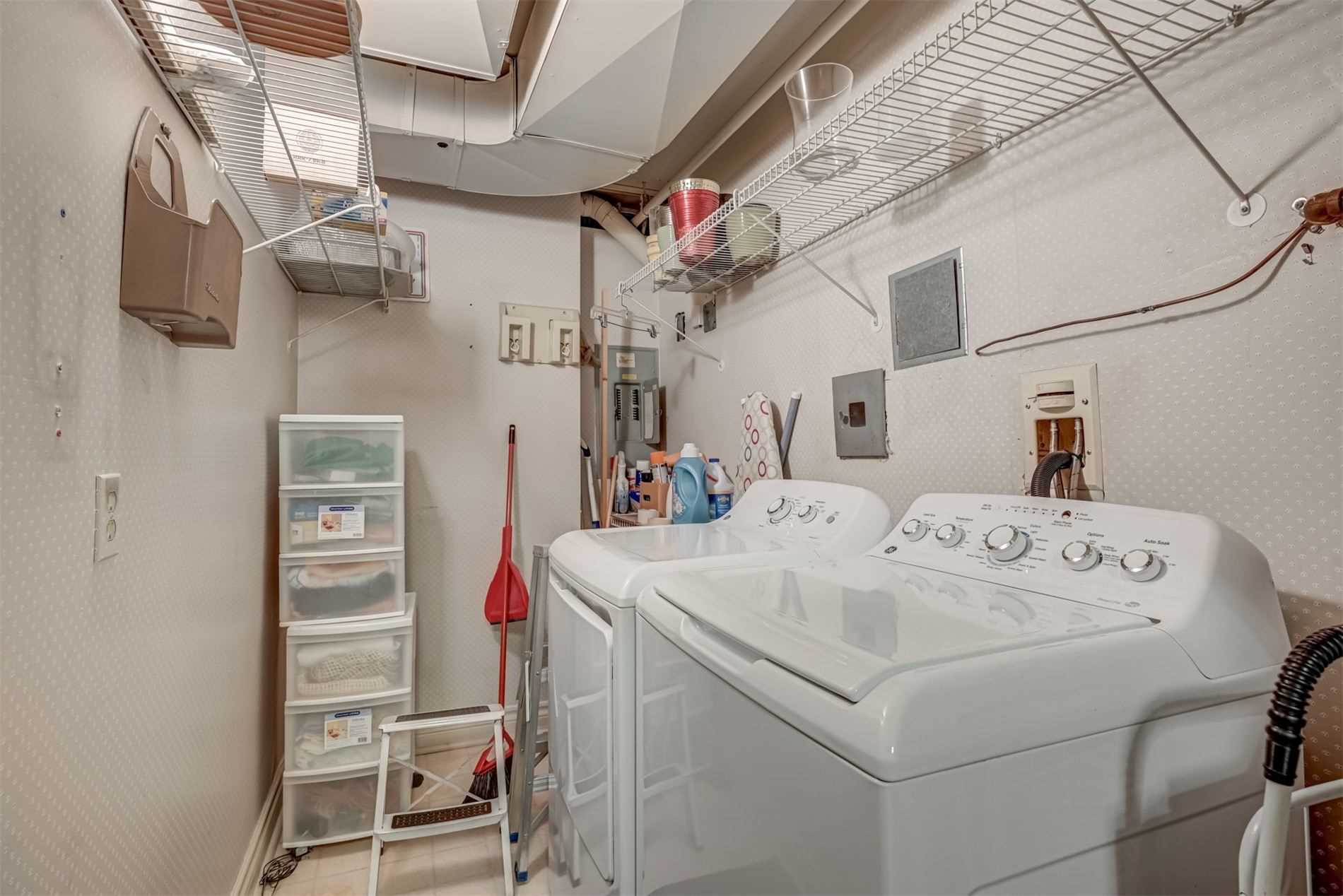 1177 Yonge St, #311