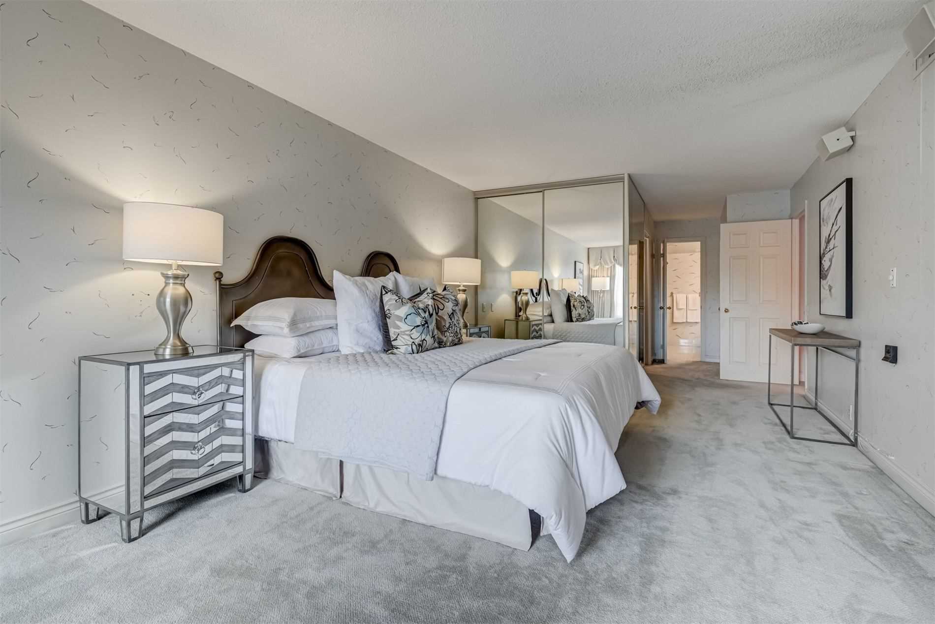 1177 Yonge St, #311