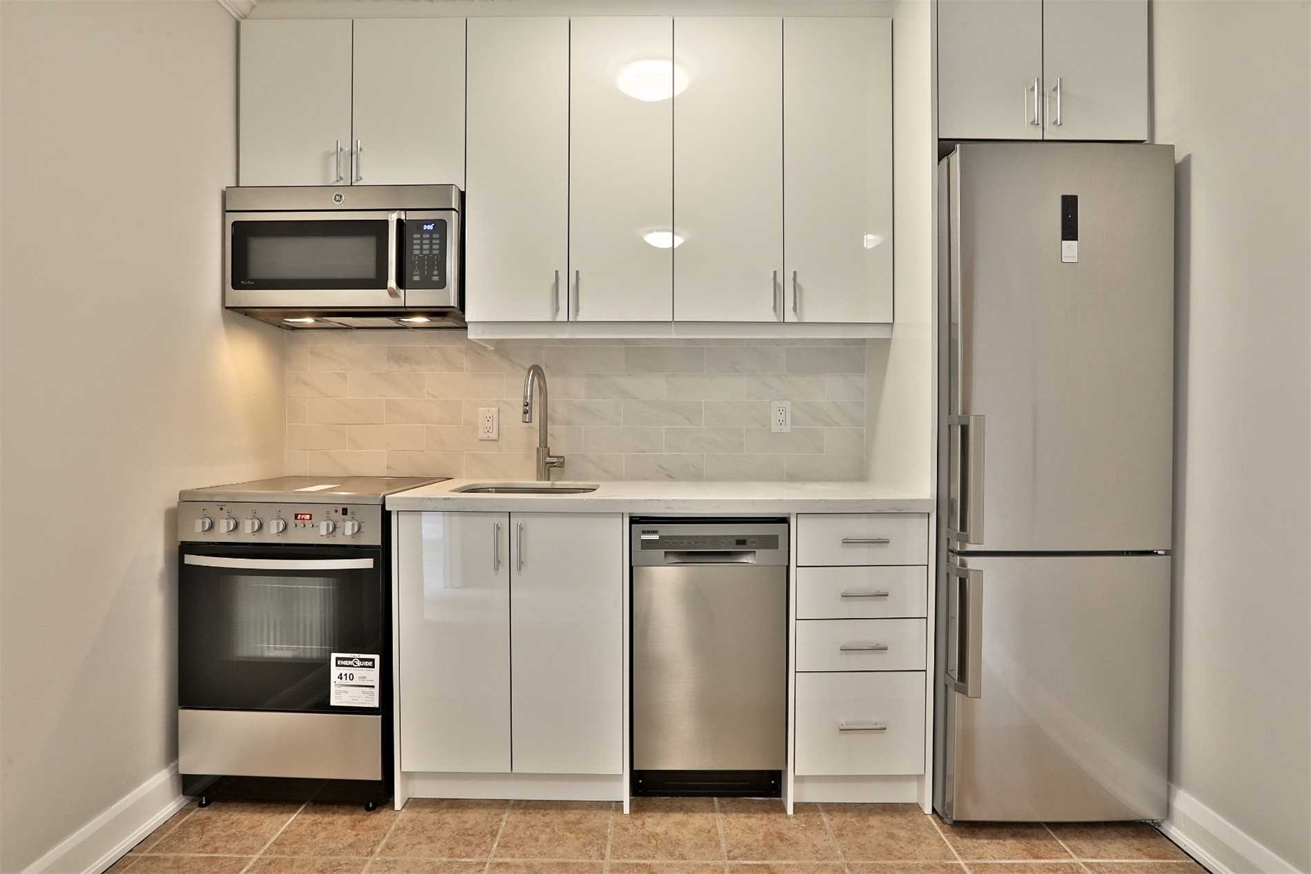 448 Spadina Rd, #102