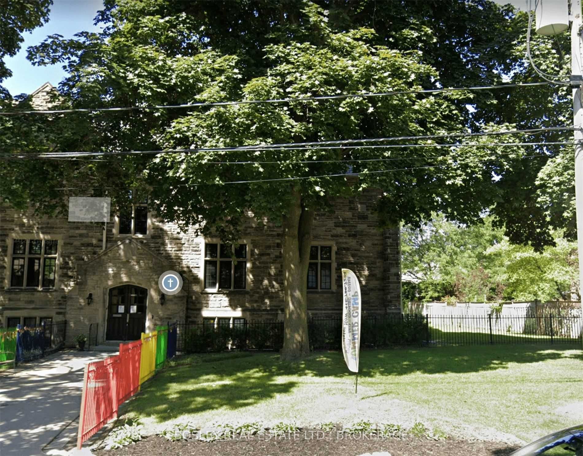 100 Old Orchard Grve