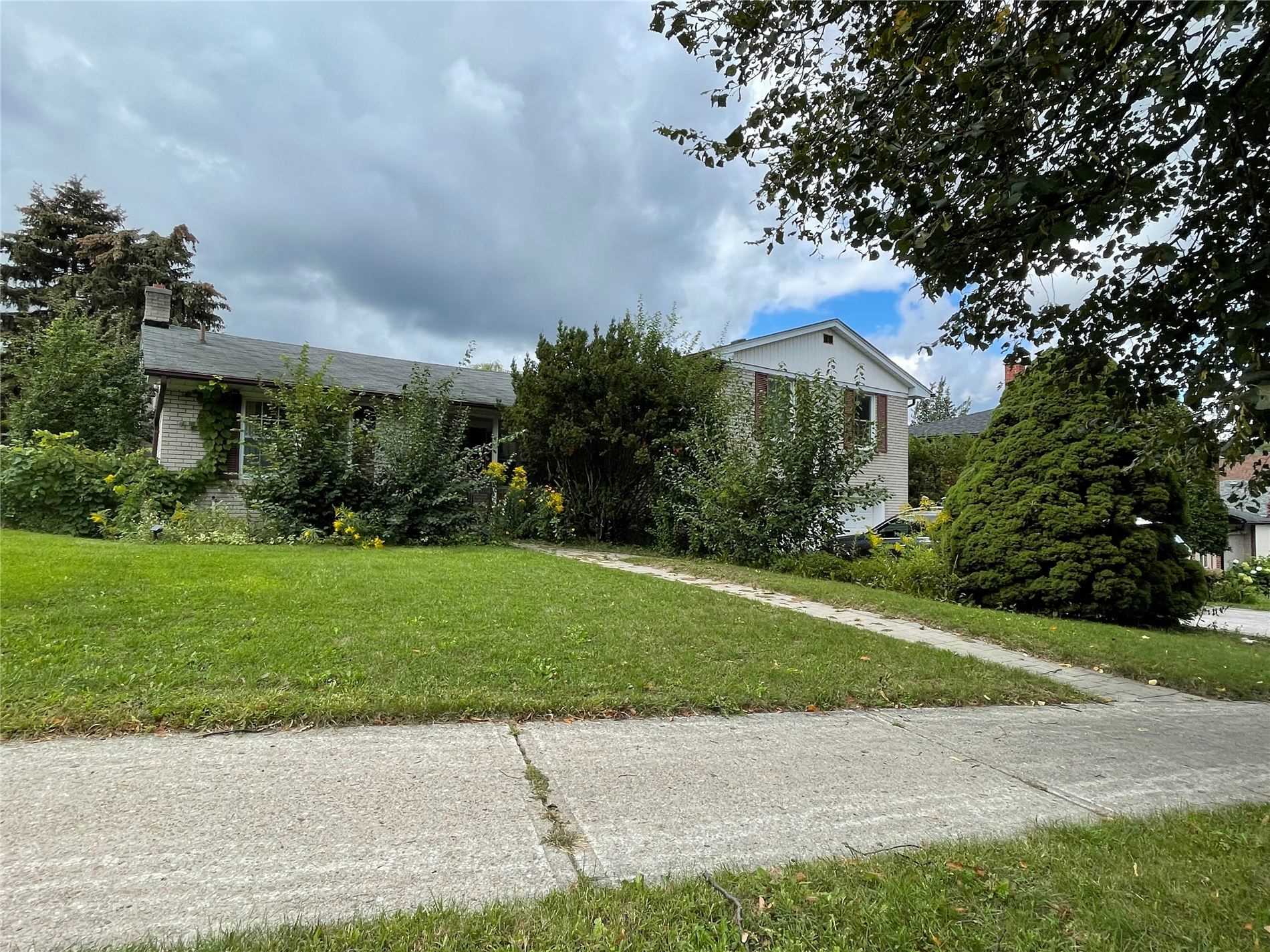 16 Ruden Cres