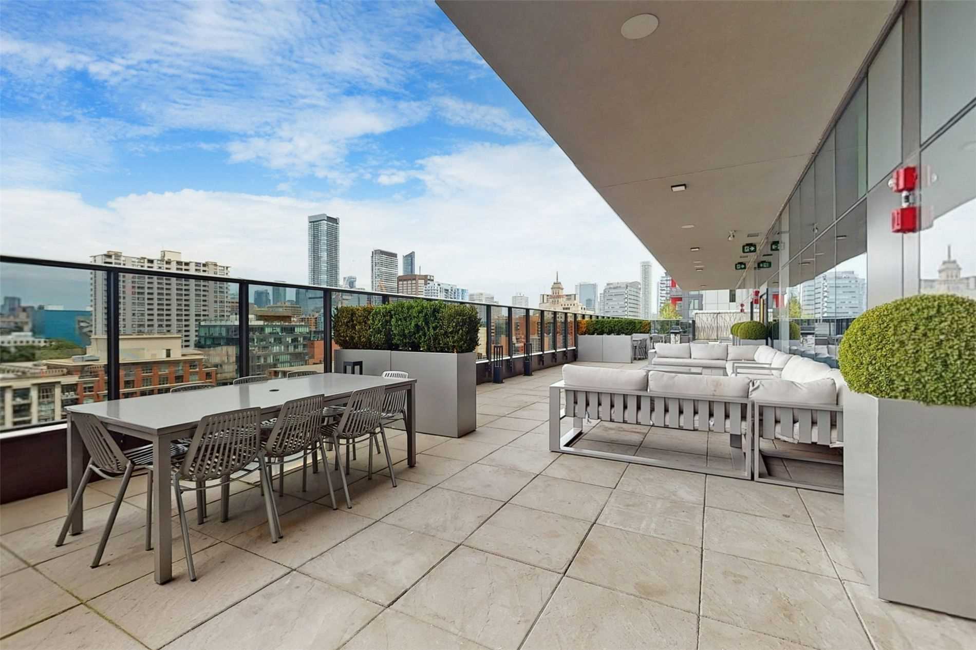 330 Richmond St W, #505