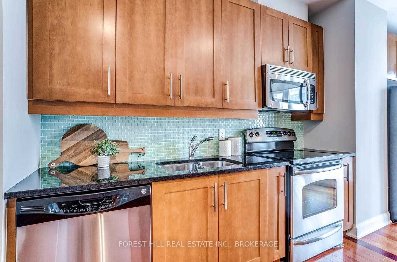 Listing C5818560 - Large Photo # 17