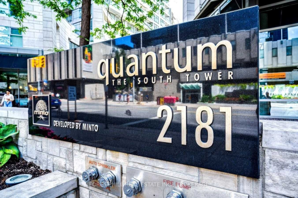 2181 Yonge St, Toronto