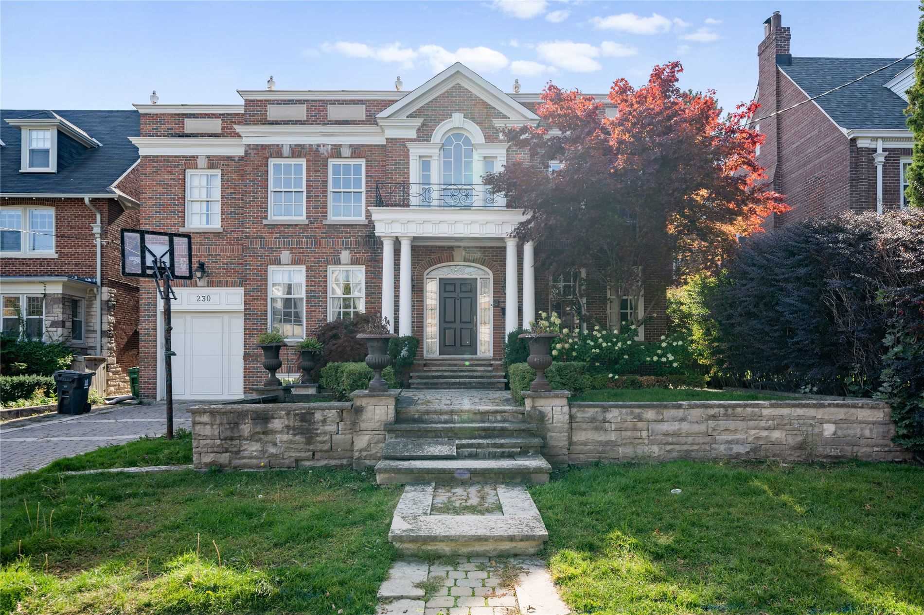 230 Dunvegan Rd