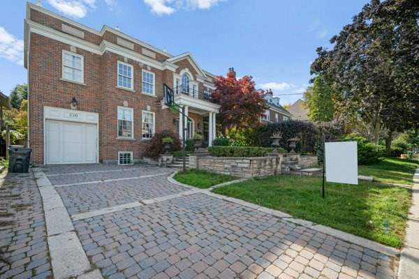230 Dunvegan Rd