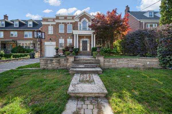 230 Dunvegan Rd