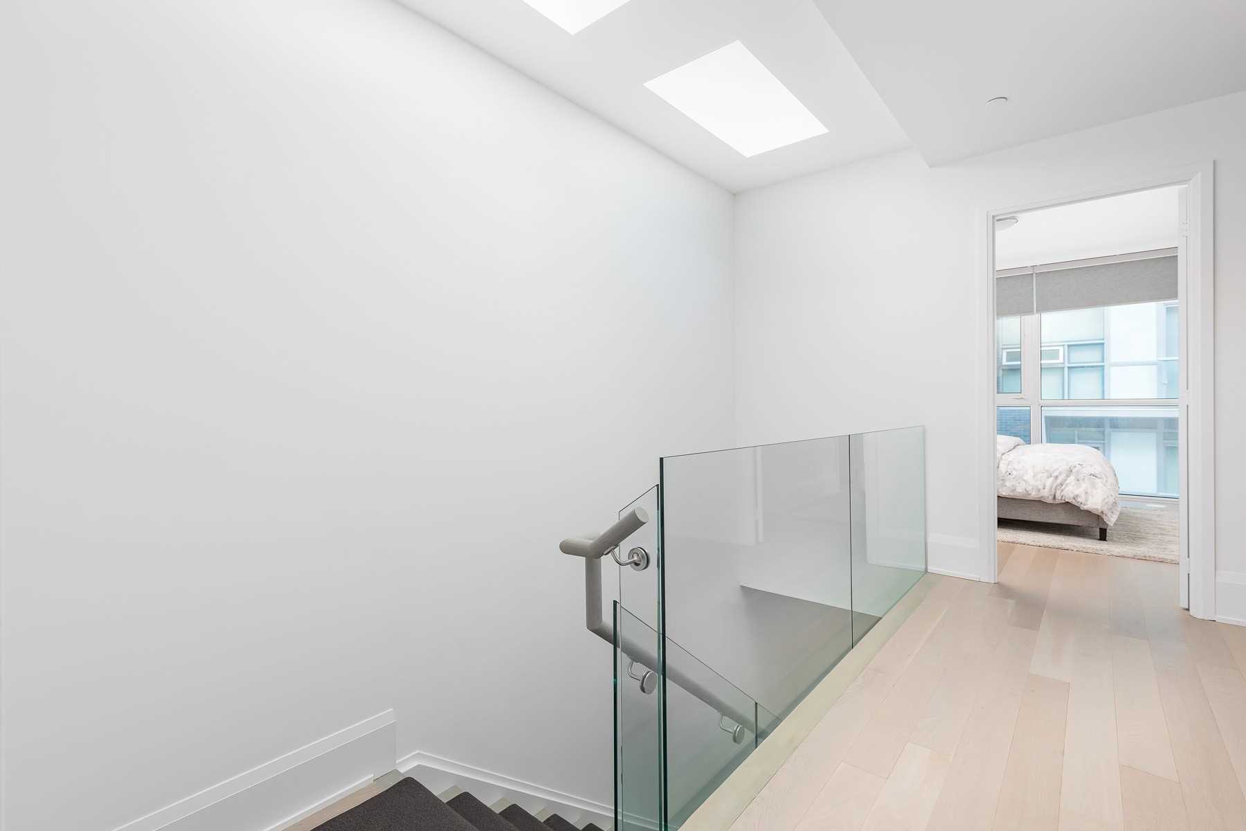 101 Erskine Ave, #Th04