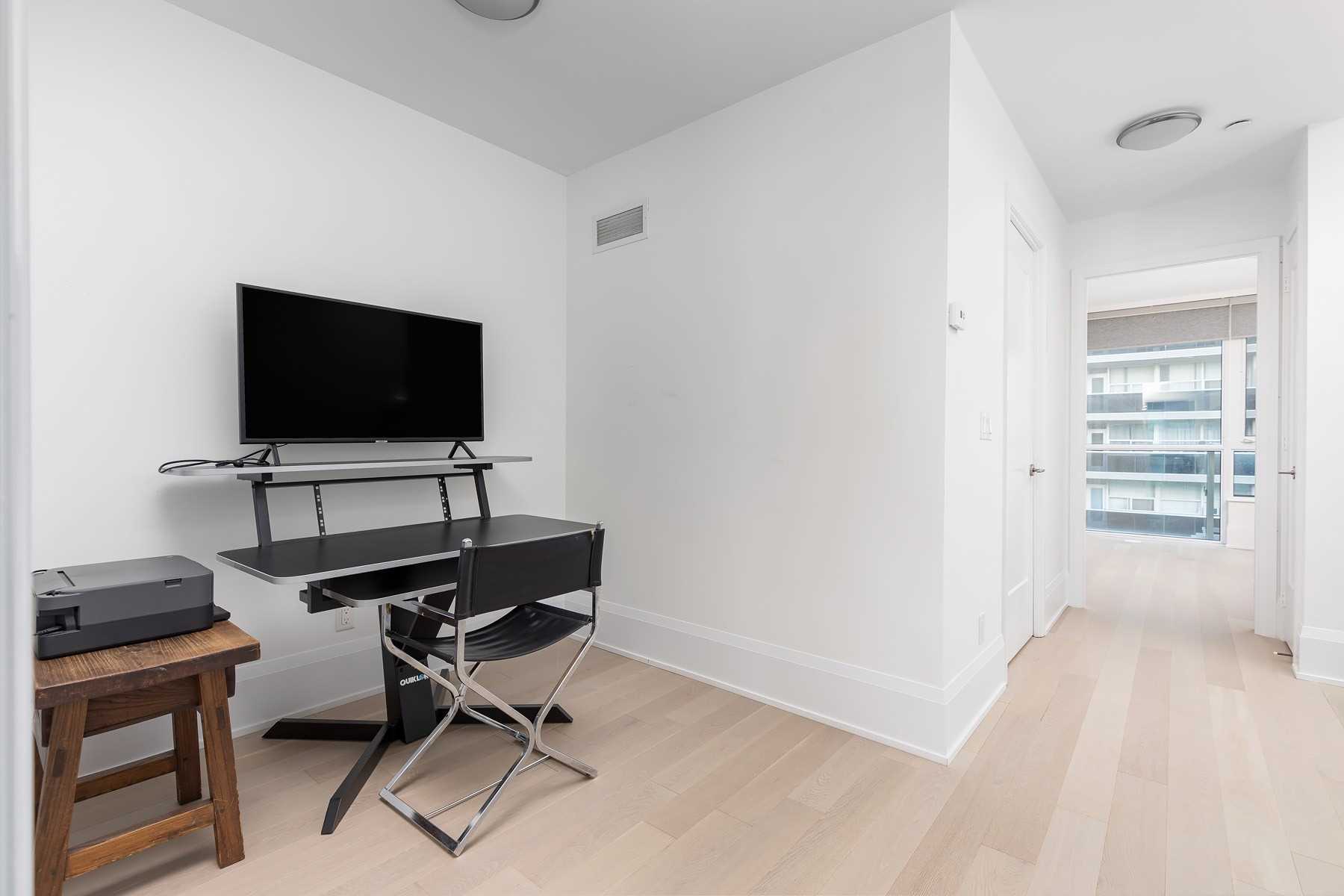 101 Erskine Ave, #Th04