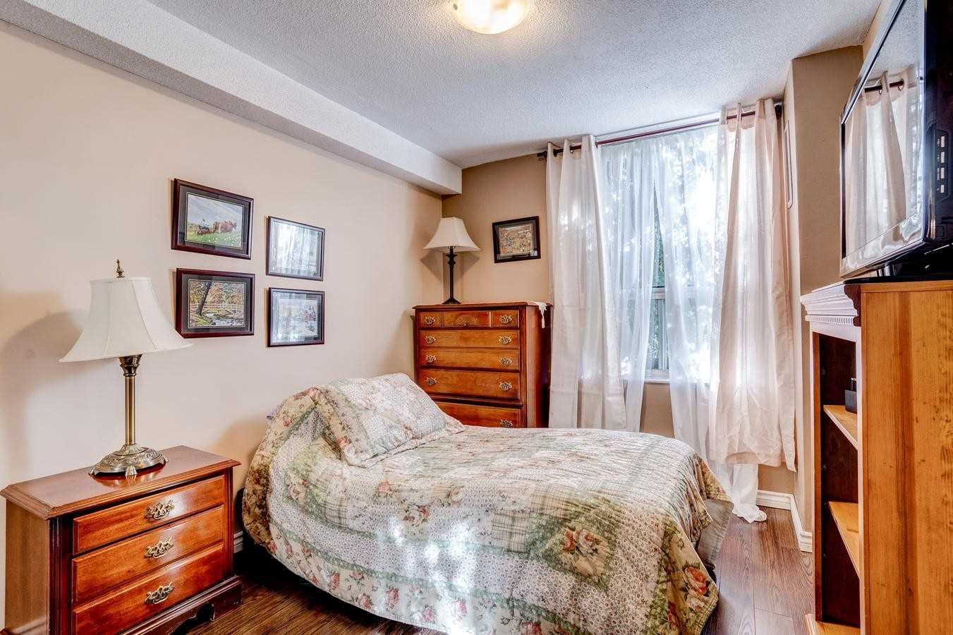 5 Shady Golfway #105