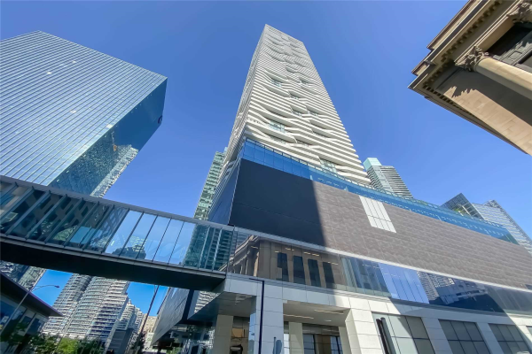 100 Harbour St, Toronto