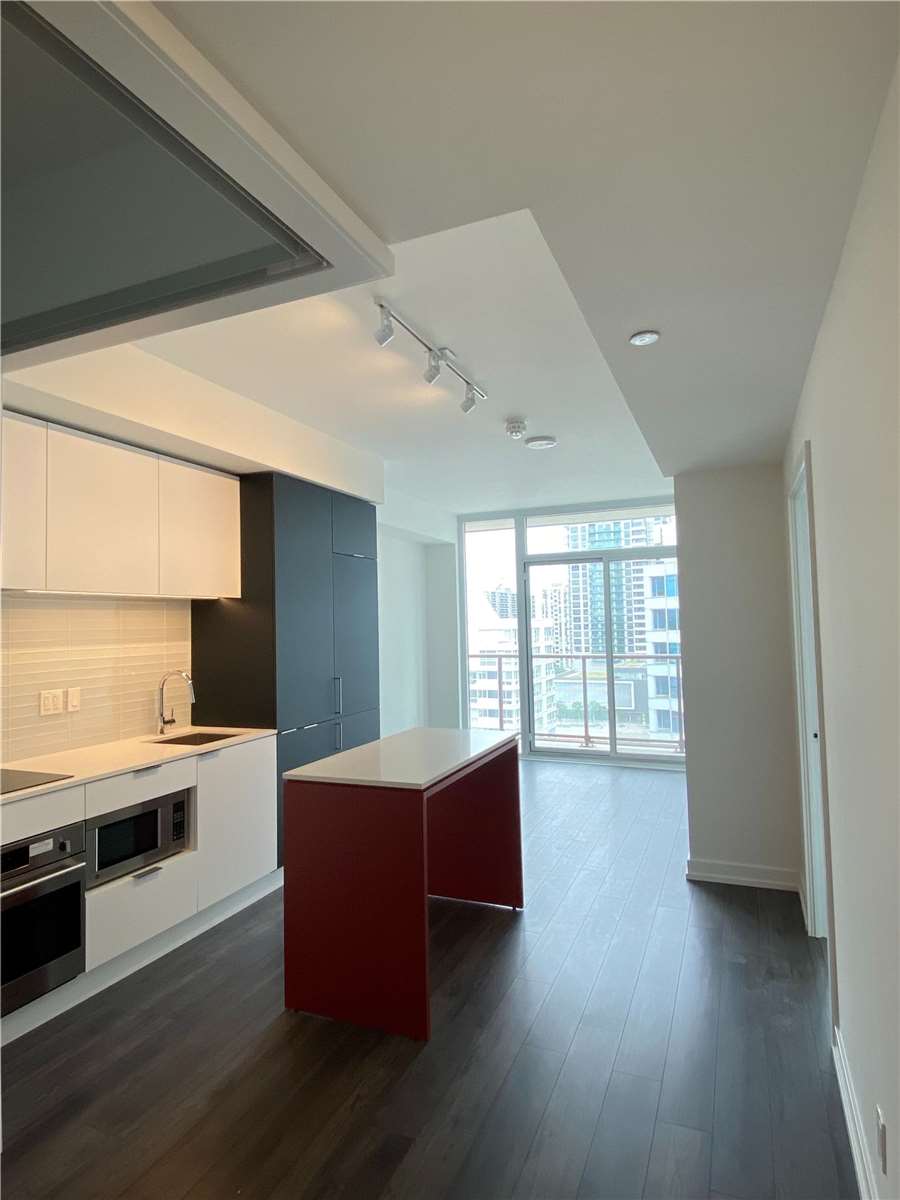 33 Helendale Avenue, #908