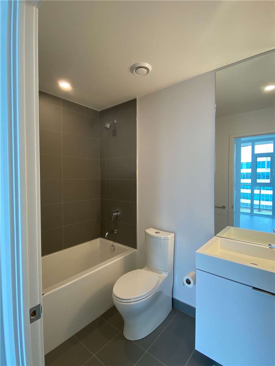 33 Helendale Avenue, #908