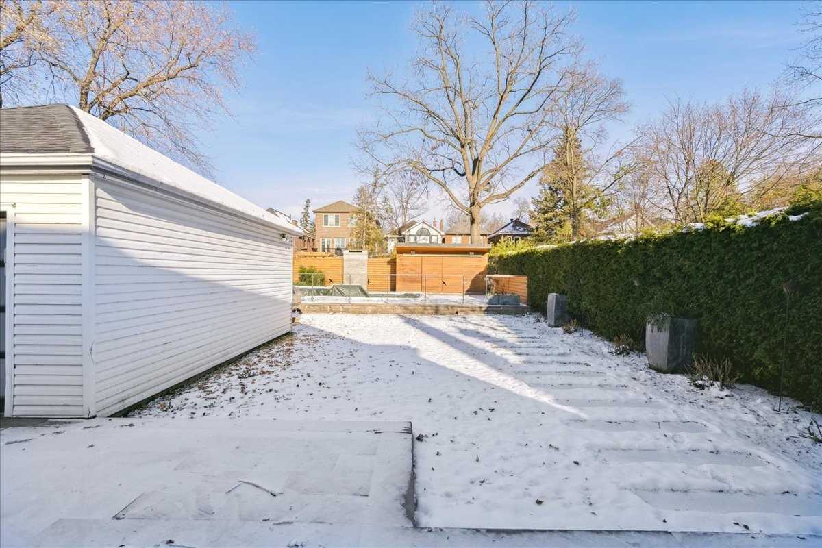 216 Glencairn Avenue