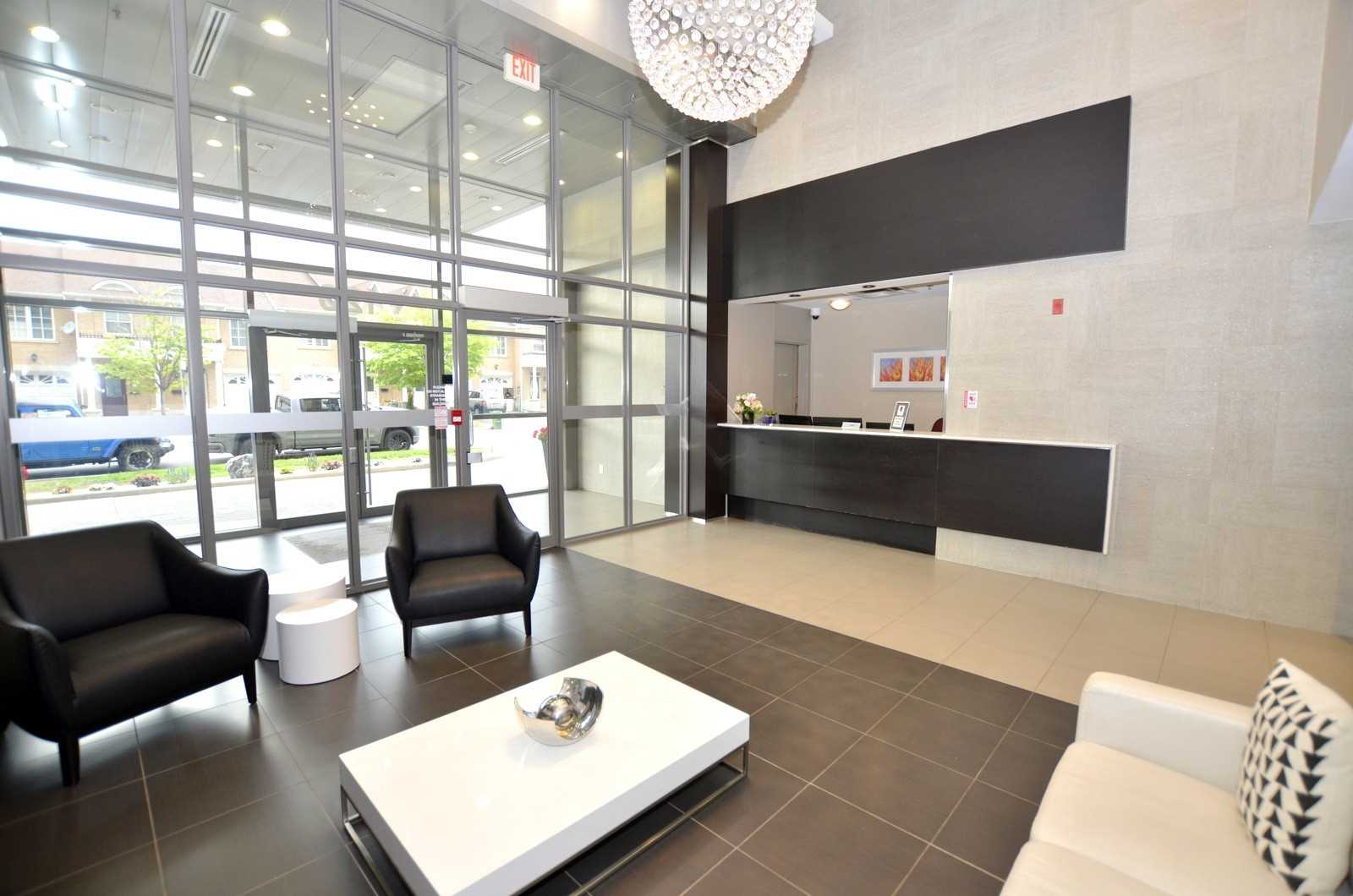 120 Dallimore Circ, #817