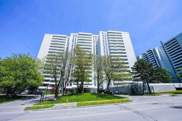 10 Parkway Forest Dr, Toronto
