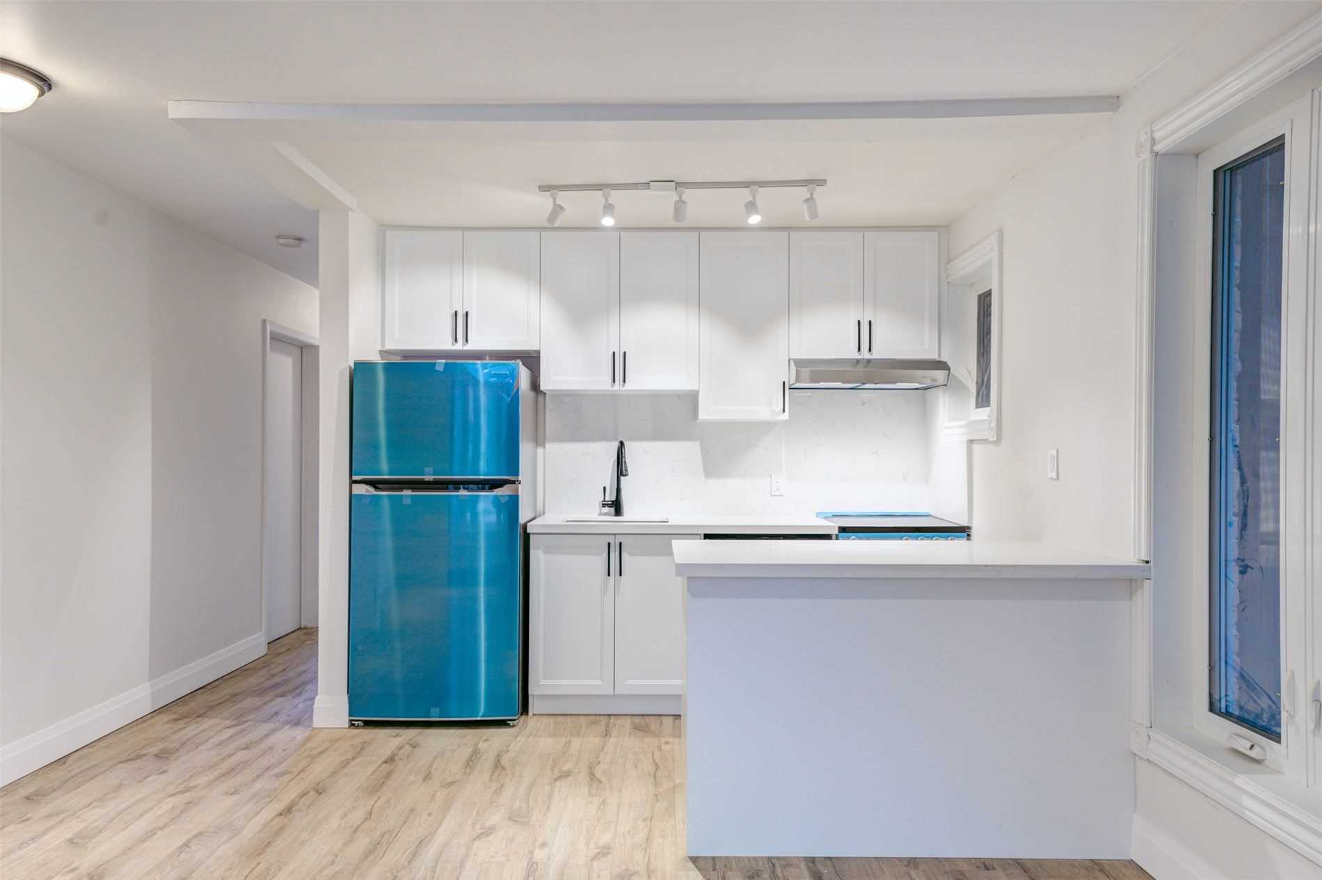 41 Summerhill Avenue #1