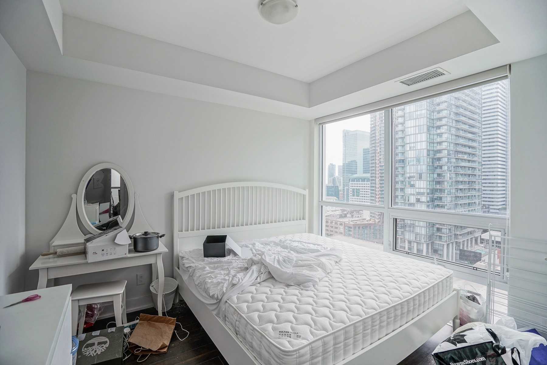 318 Richmond St, #1809