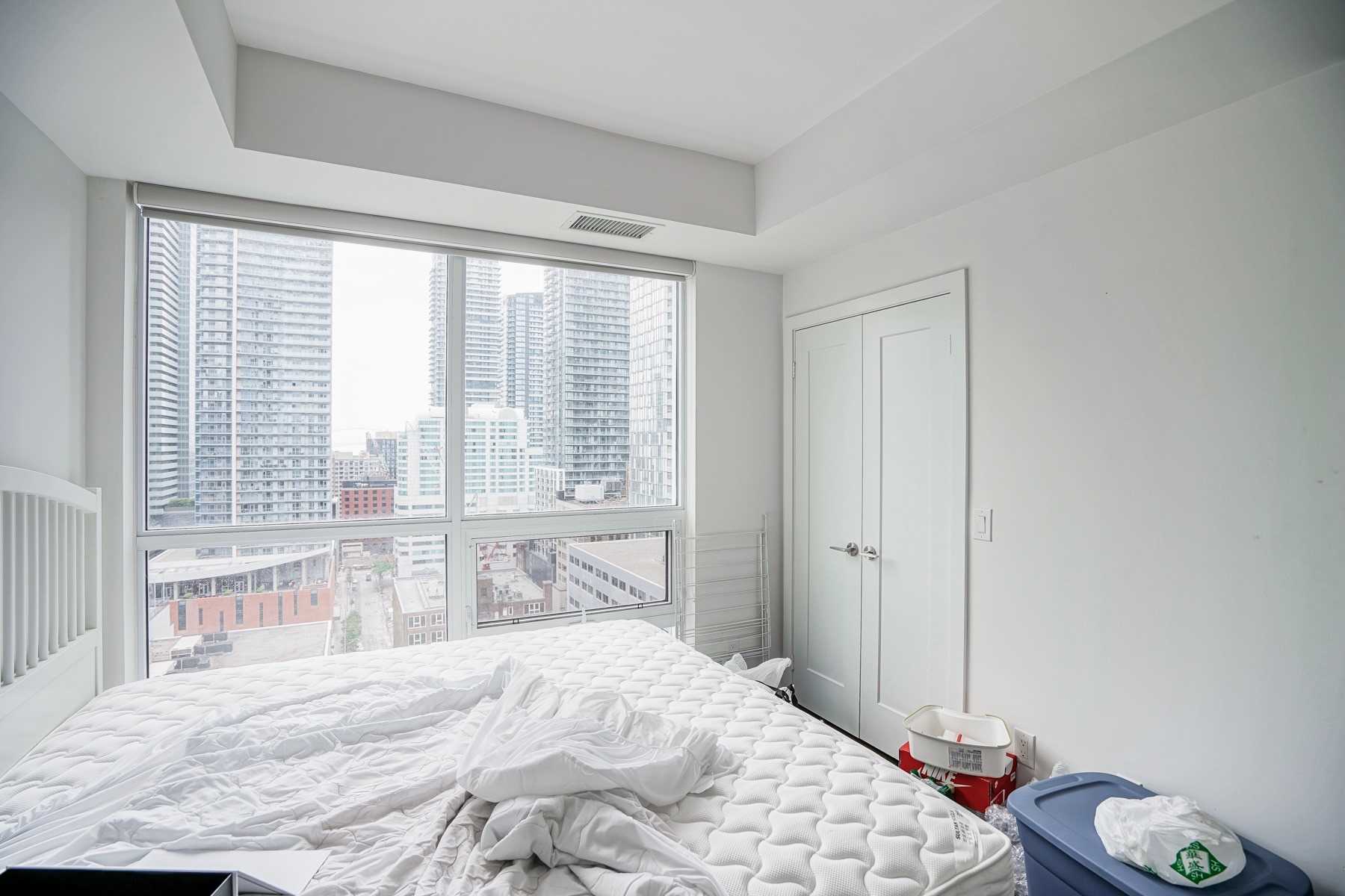 318 Richmond St, #1809