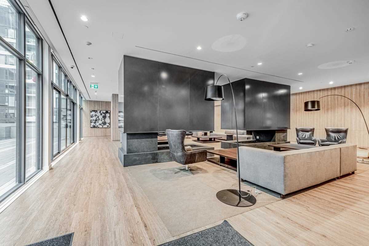 27 Bathurst St, #1001