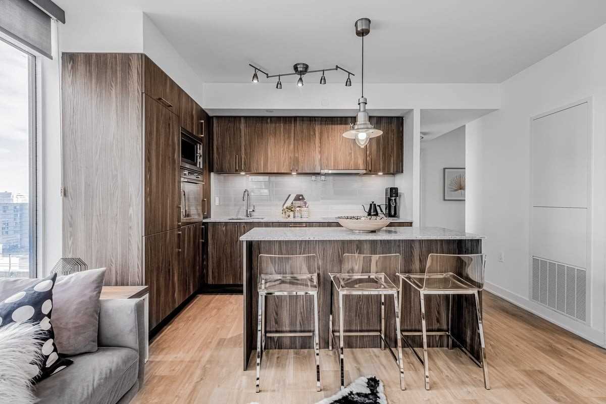 27 Bathurst St, #1001