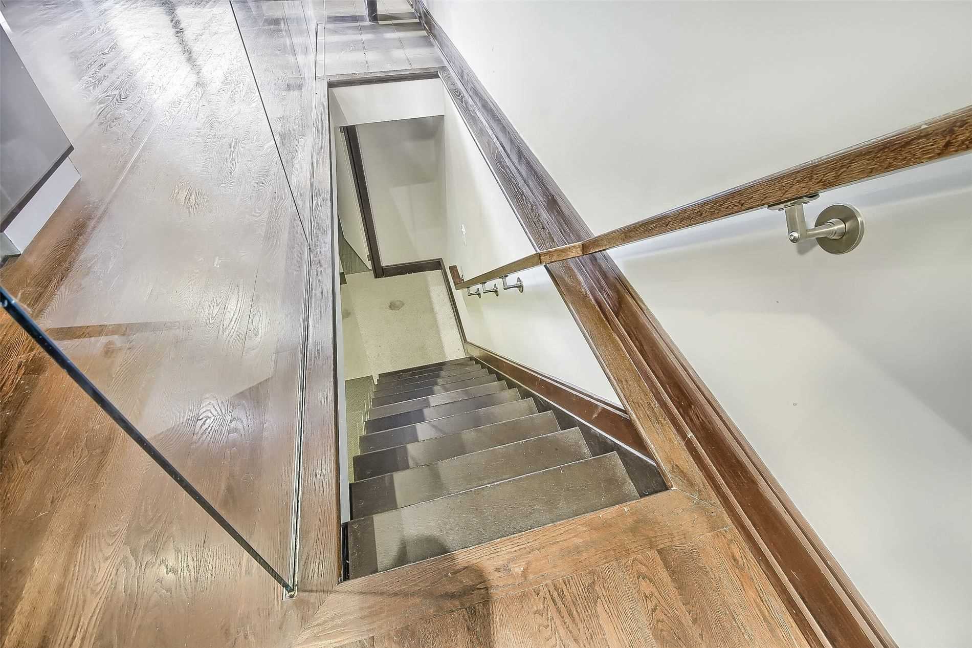 127 Orchard View Boulevard